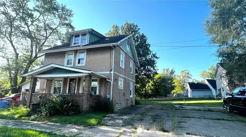 1282 Wyley Ave, Akron, OH 44306
