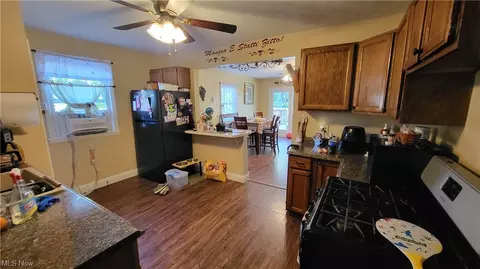 1228 W 9th St, Ashtabula, OH 44004 photo 5
