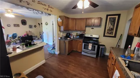 1228 W 9th St, Ashtabula, OH 44004 photo 4