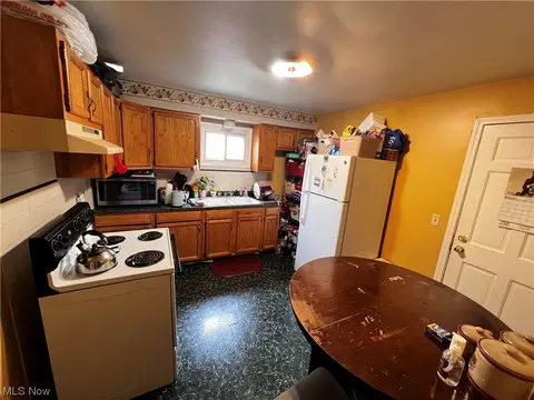 580 Villa Ave, Akron, OH 44310 photo 4