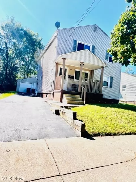 580 Villa Ave, Akron, OH 44310 photo 1