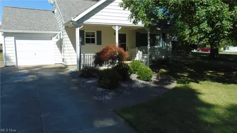 109 Myers St, Creston, OH 44217 photo 3