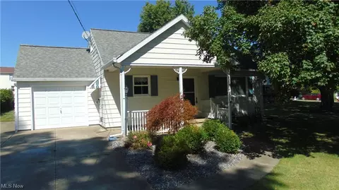 109 Myers St, Creston, OH 44217 photo 4