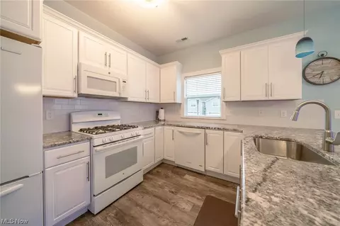 148 Larimar Dr, Willowick, OH 44095 photo 8