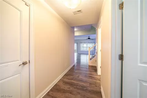 148 Larimar Dr, Willowick, OH 44095 photo 3
