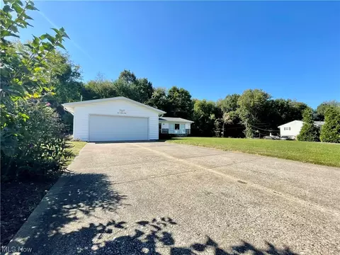 421 Netherwood Ave NW, Canton, OH 44708 photo 3