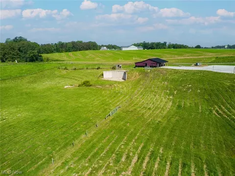 17485 Dover Rd, Dundee, OH 44624 photo 31