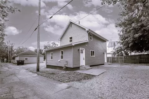 1280 Hollyhock Way, Salem, OH 44460