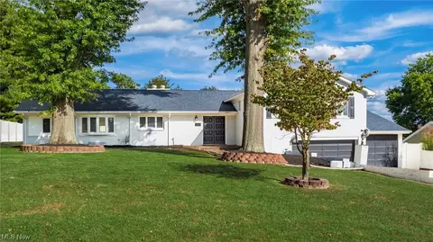2770 E Ray Dr, Zanesville, OH 43701