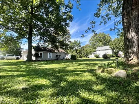 443 E Main St, Lagrange, OH 44050 photo 4