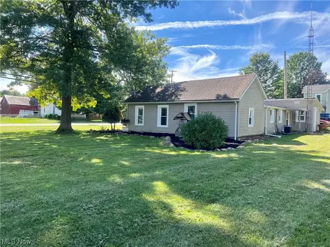 443 E Main St, Lagrange, OH 44050 photo 5