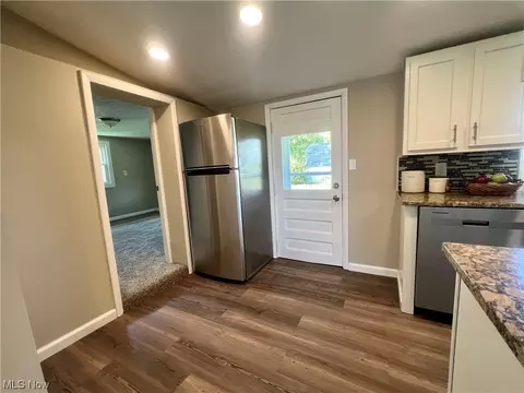 443 E Main St, Lagrange, OH 44050 photo 14