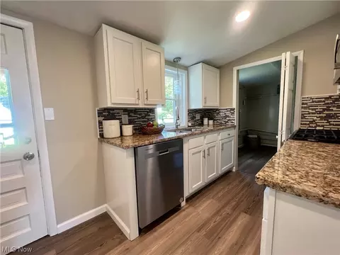 443 E Main St, Lagrange, OH 44050 photo 15