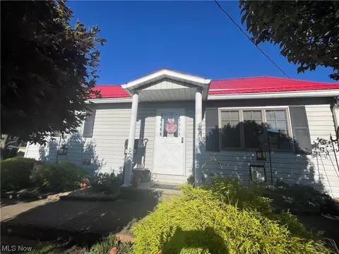 215 S Sycamore St, Woodsfield, OH 43793