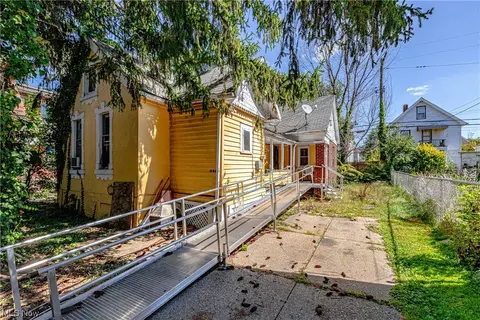 2833 E 125th St, Cleveland, OH 44120