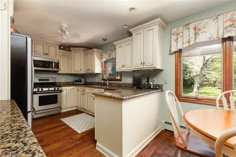 2360 River Rd, Willoughby Hills, OH 44094 photo 8
