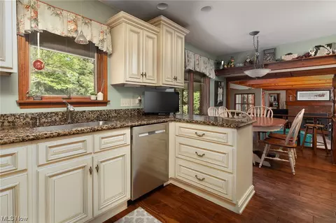 2360 River Rd, Willoughby Hills, OH 44094 photo 7