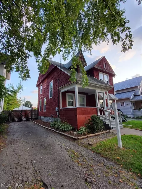 610 W 46th St, Ashtabula, OH 44004 photo 3