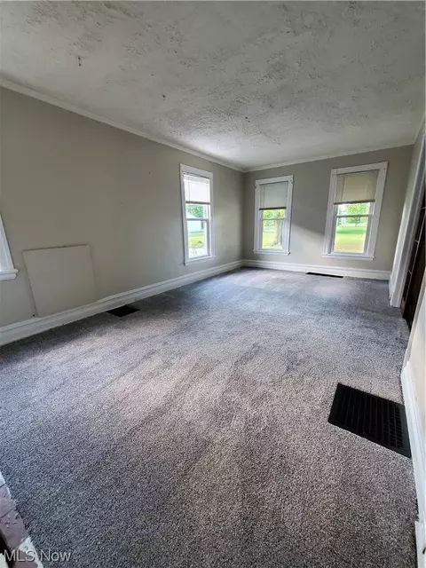610 W 46th St, Ashtabula, OH 44004 photo 12