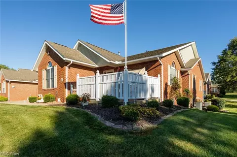 207 Greenbriar Ln, Dalton, OH 44618