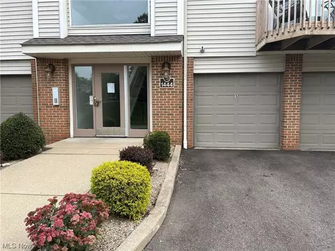 1444 Buckingham Gate Blvd #C, Cuyahoga Falls, OH 44221