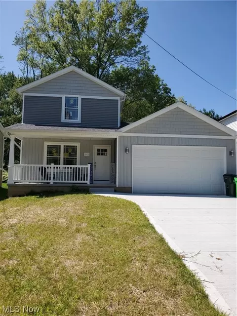 342 Frisby Ave, Barberton, OH 44203