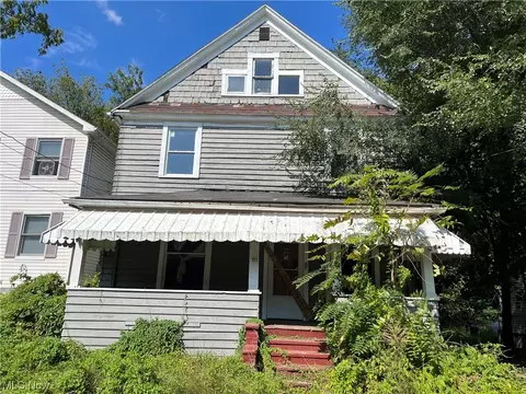 131 Paris Ave, Akron, OH 44301