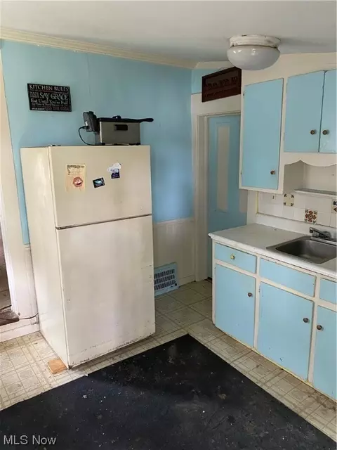1309 W Prospect Rd, Ashtabula, OH 44004 photo 9