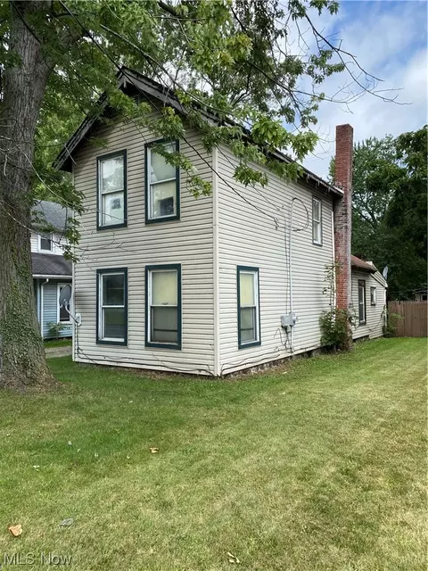1309 W Prospect Rd, Ashtabula, OH 44004