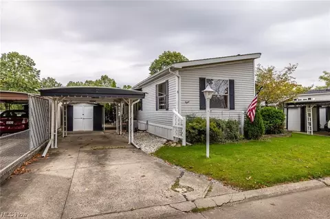 8 Village Park, Olmsted Twp, OH 44138