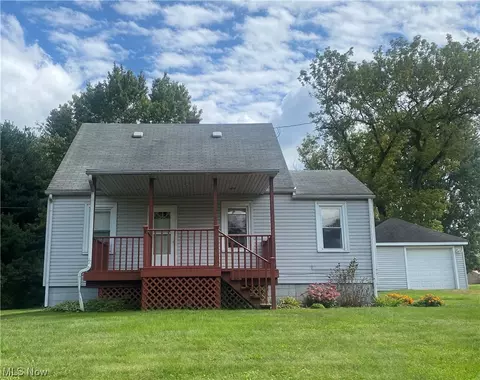 2708 Sunlight Ave NE, East Canton, OH 44730