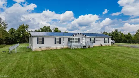 9571 Dalzell Rd, Salem, OH 45745