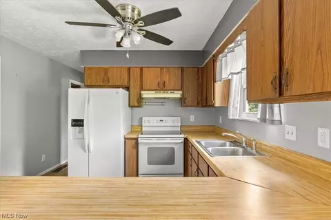 1827 Barth Rd, Belpre, OH 45714 photo 16