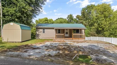 1827 Barth Rd, Belpre, OH 45714 photo 4