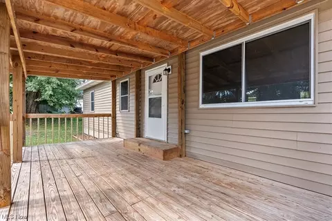 1827 Barth Rd, Belpre, OH 45714 photo 8