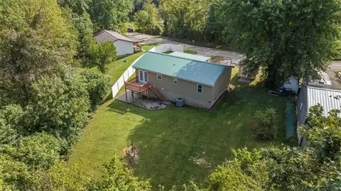 1827 Barth Rd, Belpre, OH 45714 photo 6