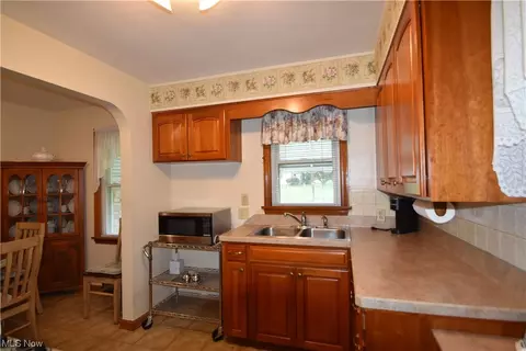 854 5th St, Struthers, OH 44471 photo 7