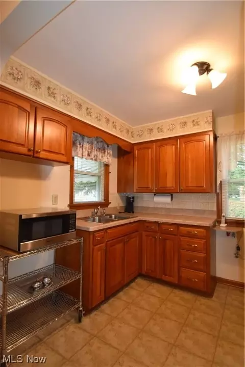 854 5th St, Struthers, OH 44471 photo 6
