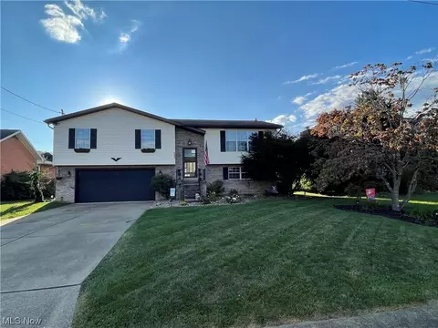 825 George St, Belpre, OH 45714