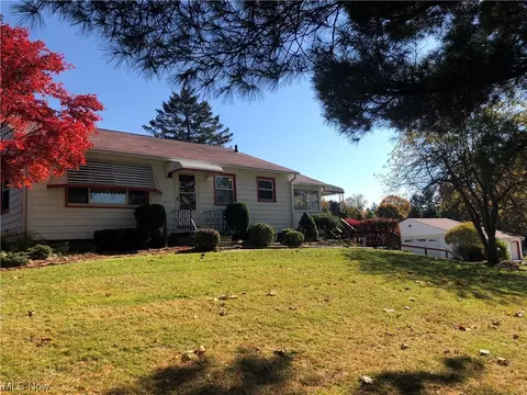 490 Rehwinkle Rd, Sagamore Hills, OH 44067
