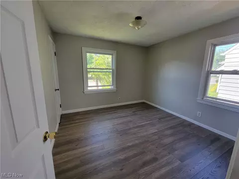 521 E 250th St, Euclid, OH 44132 photo 17