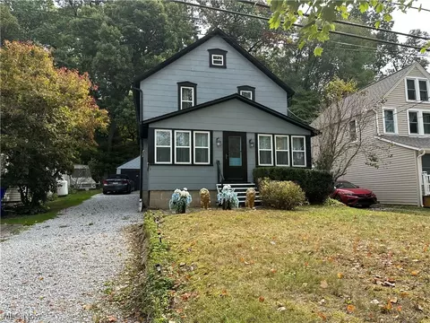 6458 Lakeview Dr, Ravenna, OH 44266
