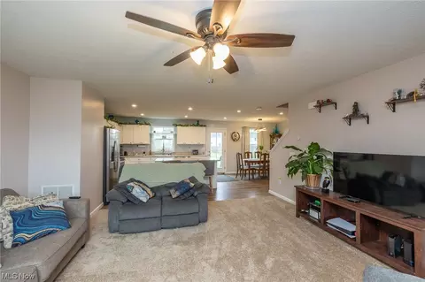 312 Fairfield Ct, Elyria, OH 44035 photo 6