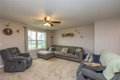 312 Fairfield Ct, Elyria, OH 44035 photo 4