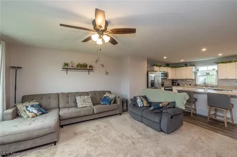 312 Fairfield Ct, Elyria, OH 44035 photo 5