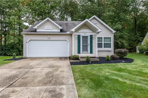 9060 Ashwood Ct, Olmsted Falls, OH 44138