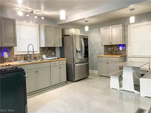 545 Noah Ave, Akron, OH 44320 photo 5