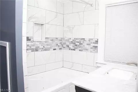 545 Noah Ave, Akron, OH 44320 photo 7