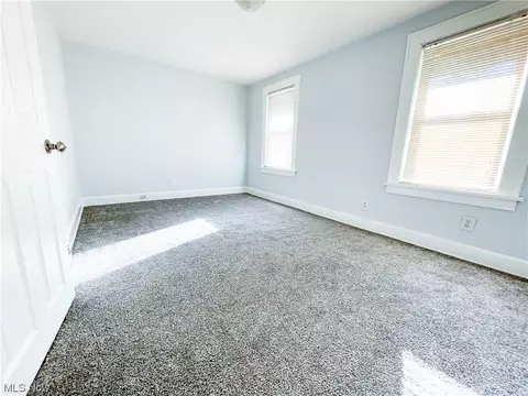 545 Noah Ave, Akron, OH 44320 photo 9