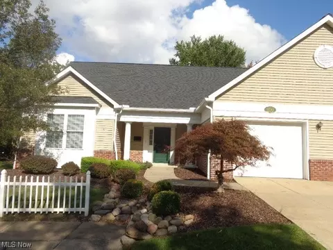 8693 Alexandra Dr #4A, North Royalton, OH 44133